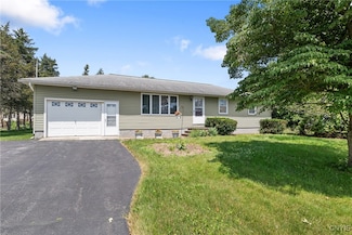 679 Maple Dr, Kirkville, NY 13082