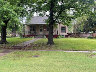 523 West Ave S, Lyons, KS 67554