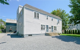 19 Underwood Ct Unit B, Newport, RI 02840