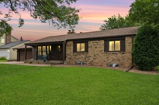 63 Langer Cir, Saint Paul, MN 55118