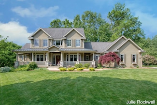 1715 Flowers Crossing Dr NE, Grand Rapids, MI 49525