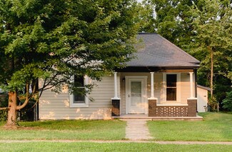 930 N Rogers Ave, Springfield, MO 65802