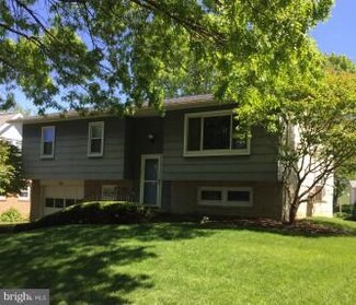 815 Crescent Dr, Shippensburg, PA 17257