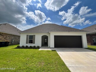 213 Acorn Dr, Lafayette, LA 70507