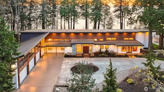 8277 Semiahmoo Dr, Blaine, WA 98230