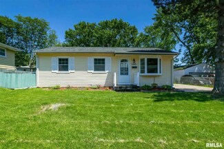 1119 N Thornwood Ave, Davenport, IA 52804