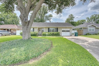 3435 Cecil Dr, Beaumont, TX 77706