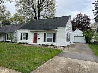 1957 Victoria St, Cuyahoga Falls, OH 44221