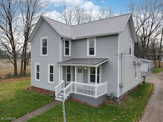 208 E Middle St, Burbank, OH 44214