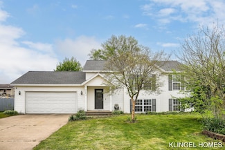 13050 Westland Ct, Holland, MI 49424