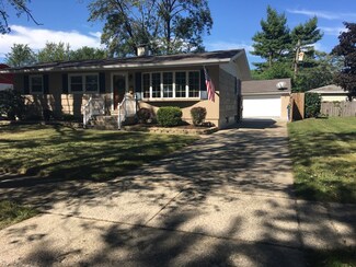 28 Arrowhead Dr, Thornton, IL 60476