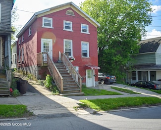 25 N Melcher St, Johnstown, NY 12095