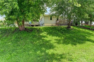 111 N Woodward St, Easton, MO 64443
