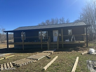 1217- Roanoke Rd, Jamestown, TN 38556