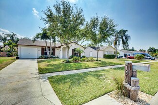 127 Lakeside Cir, Jupiter, FL 33458