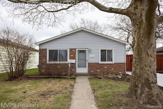 25668 Ford St, Roseville, MI 48066