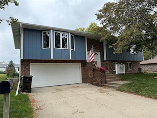 410 N 6th St, Winterset, IA 50273