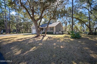 13 Arbor Ln, Saint Helena Island, SC 29920