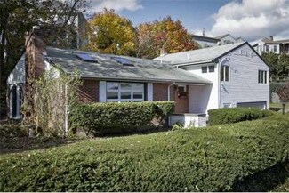 28 Highland Ave, Nahant, MA 01908