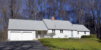 15 Burnwood Dr, Bloomfield, CT 06002