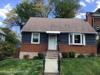 61 Highview Ave, Staten Island, NY 10301