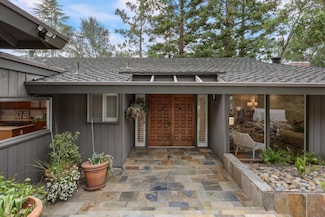 13385 La Cresta Dr, Los Altos Hills, CA 94022