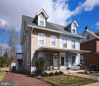 17 Sterling St, Newtown, PA 18940