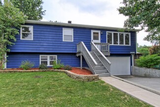 3015 W Kinley Blvd, McHenry, IL 60050