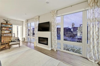 400 SW 7th St Unit 210, Des Moines, IA 50309