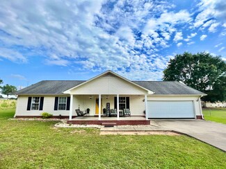 56 Koger St, Killen, AL 35645
