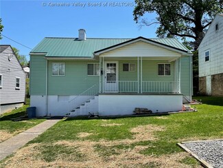 856 Hudson St, Saint Albans, WV 25177