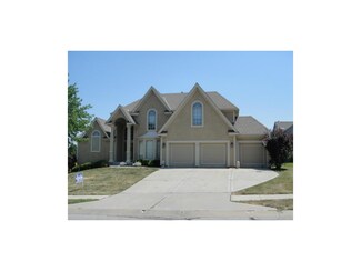 6209 N Spruce Ave, Kansas City, MO 64119