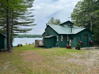 41 W Smith Pond Rd, Millinocket, ME 04462