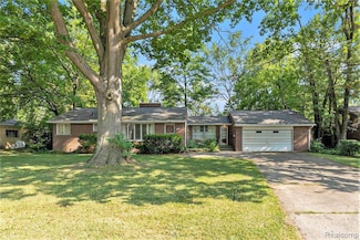 306 W 13 Mile Rd, Royal Oak, MI 48073