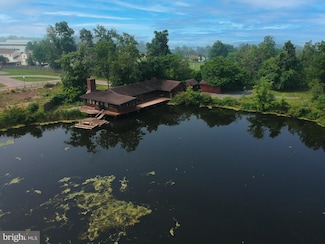 830 Montgomery Ave, Pennsburg, PA 18073