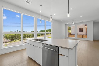 6823 Wolfcreek Pass Unit 8, Austin, TX 78749