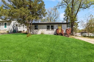 2315 E 41st Ct, Des Moines, IA 50317