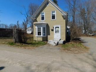 10 Summer St, Calais, ME 04619