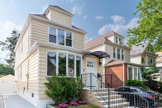 9009 69th Ave, Forest Hills, NY 11375