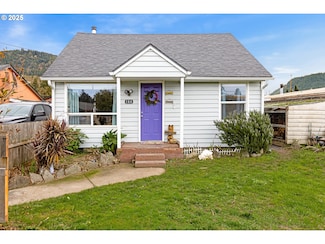164 N Moss St, Lowell, OR 97452
