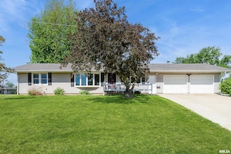 118 10th St, Fulton, IL 61252