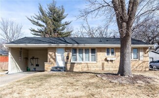 2807 Francis Dr, Des Moines, IA 50310