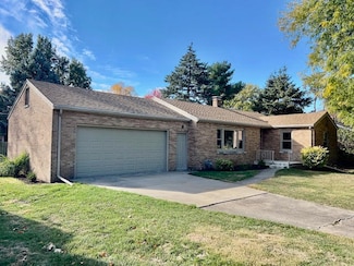 1011 Monroe Dr, Bloomington, IL 61701