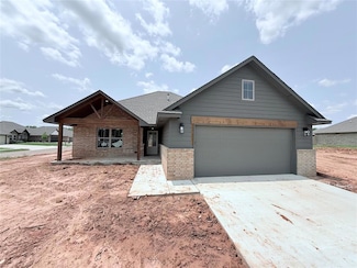 200 Camellia Cir, Noble, OK 73068