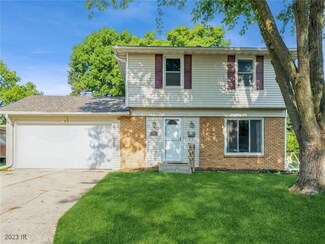 8886 Woodmayr Dr, Norwalk, IA 50211