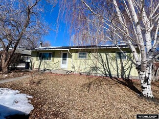 310 Kinnikinnick Dr, Riverton, WY 82501