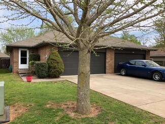 4758 S Mccann Ave, Springfield, MO 65804