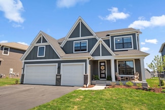 10683 40th St N, Lake Elmo, MN 55042