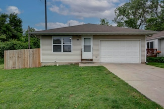 3243 W Lynn St, Springfield, MO 65802