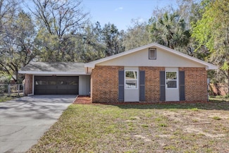 150 S Hibiscus Ave, Crystal River, FL 34429